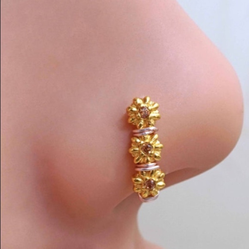 🎁🎇🕉🤎Chocolate Gem Flower Nose/Cartilage Piece